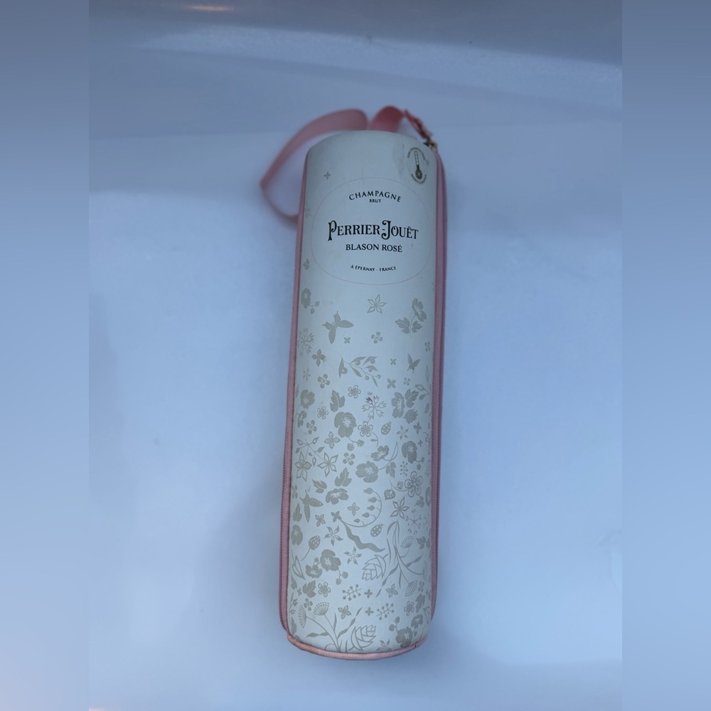 Perrier-Joet Blason Rosé "Enchanted Nature" Pink
Bottle Case limited edition - Picture 2 of 8